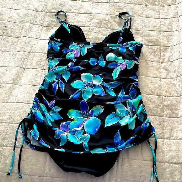 Caribbean Joe Woman’s Midriff Minimizer One Piece Swimsuit Floral size 12 - Picture 2 of 5